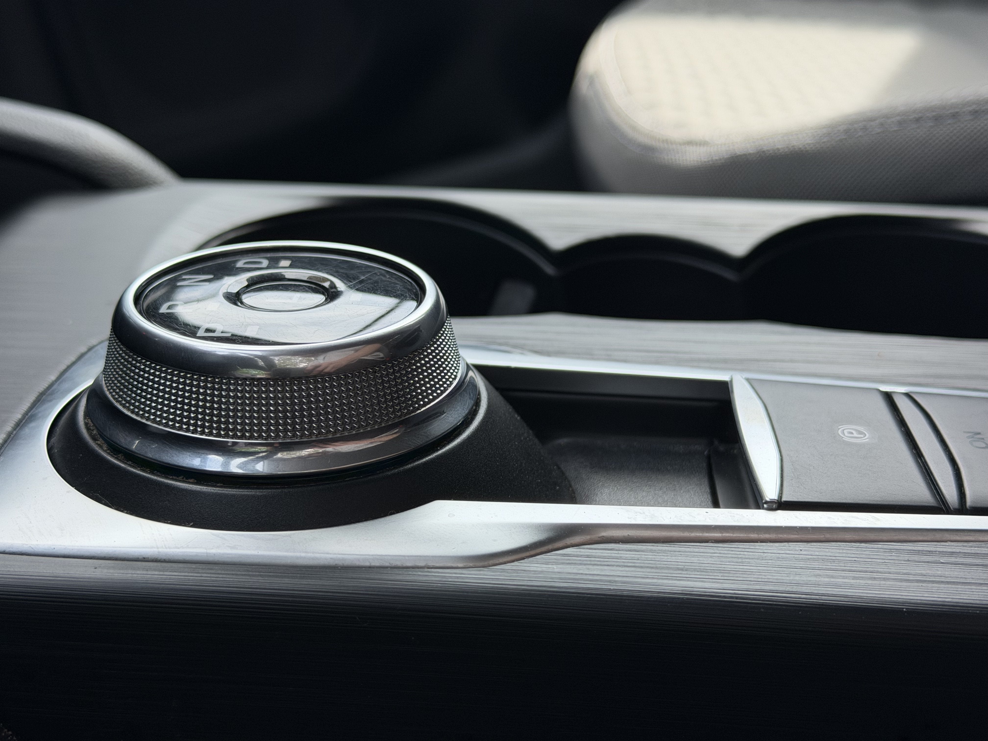 2022 Ford Escape SE - Photo 17