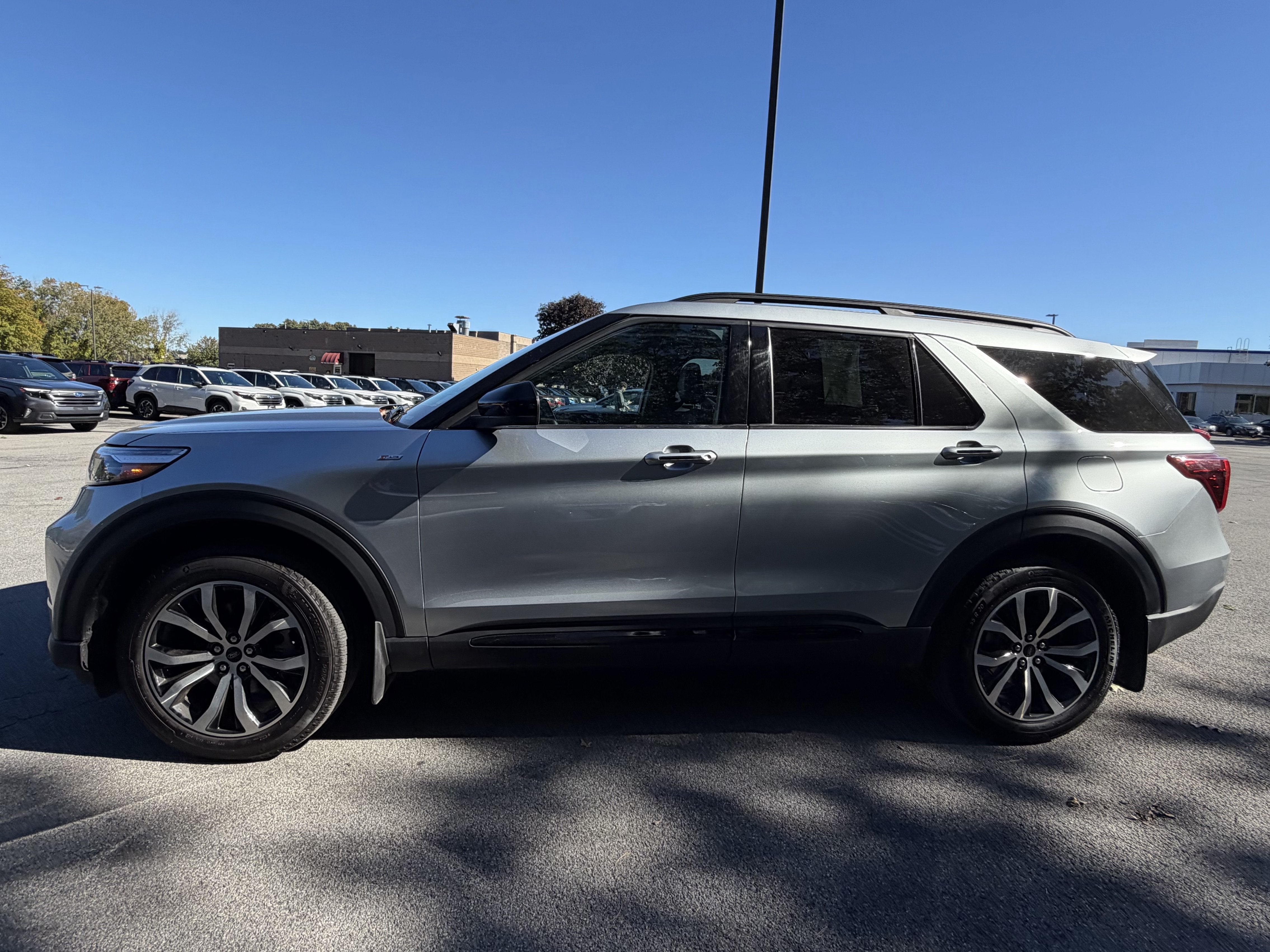 2024 Ford Explorer ST-Line
