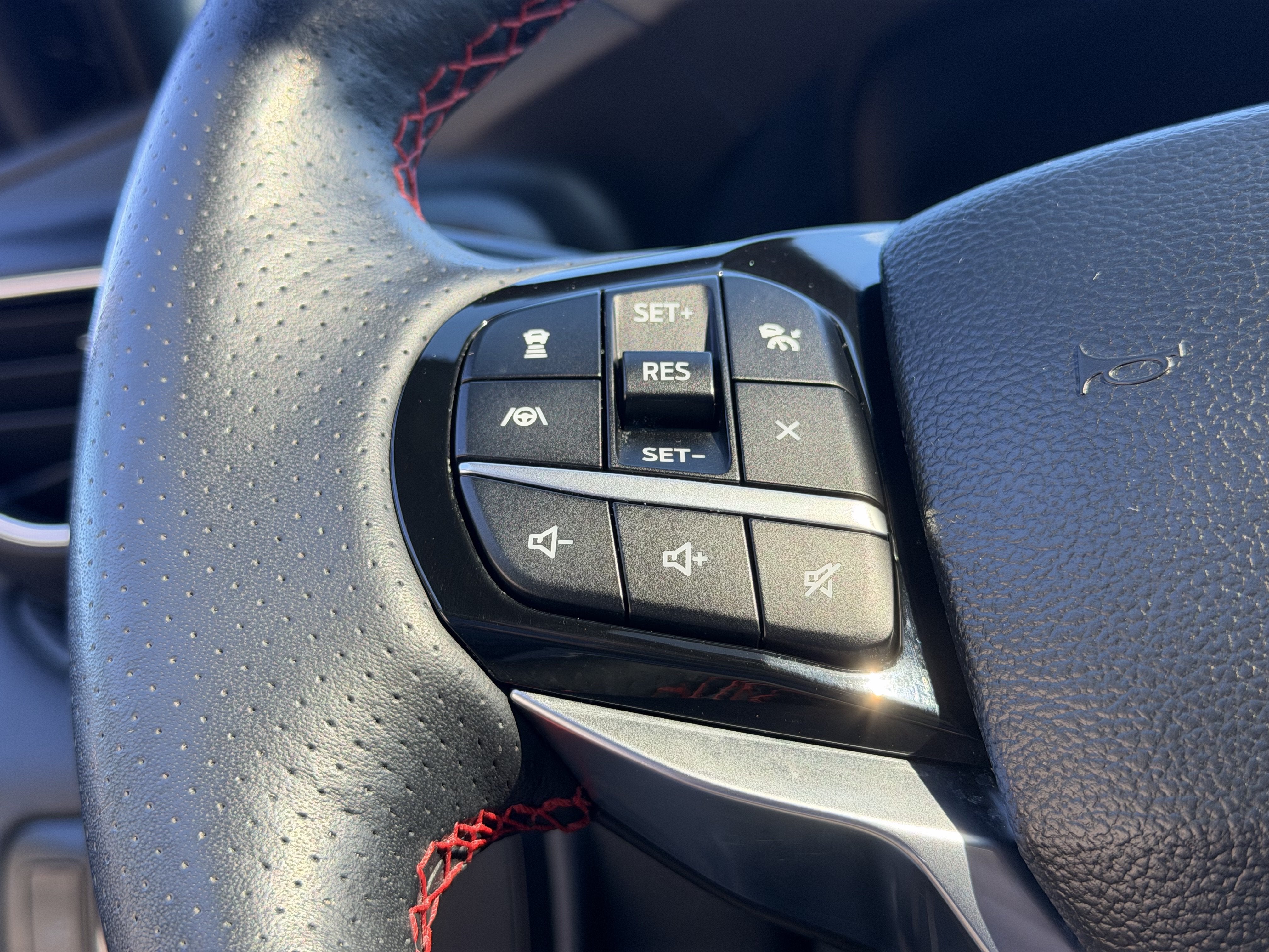 2024 Ford Explorer ST-Line
