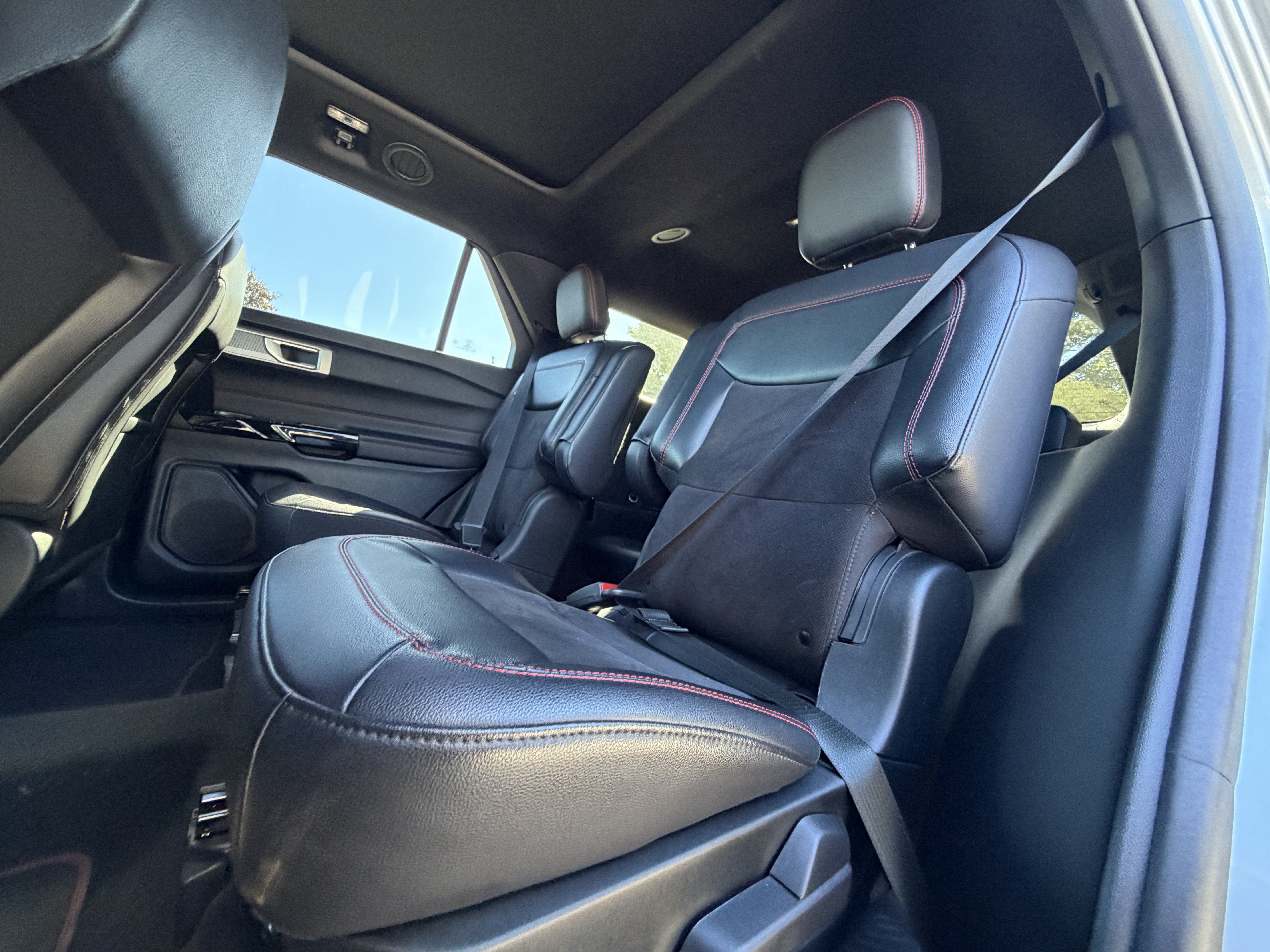 2024 Ford Explorer ST-Line