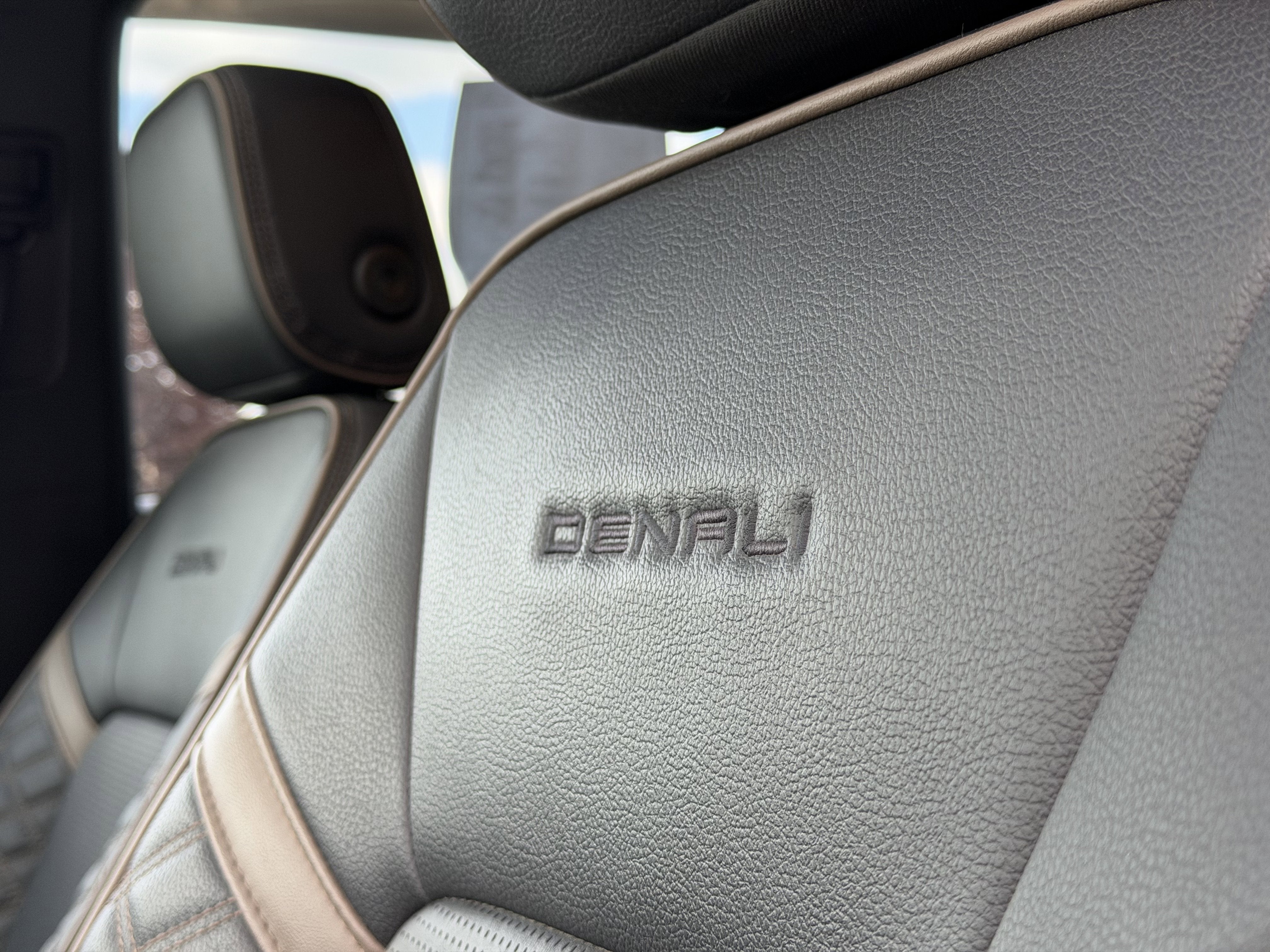 2025 GMC Canyon Denali