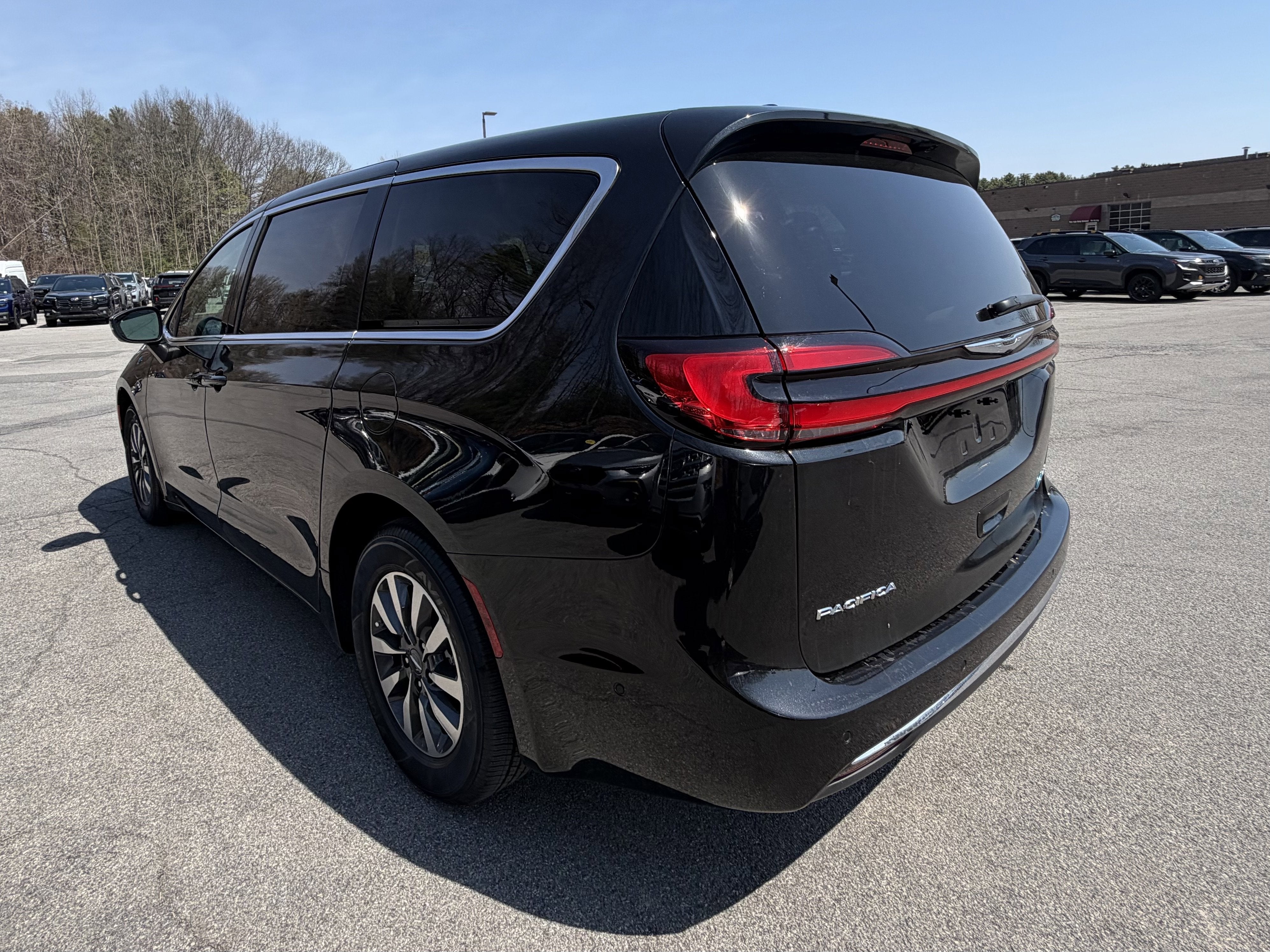 2023 Chrysler Pacifica Hybrid Touring L