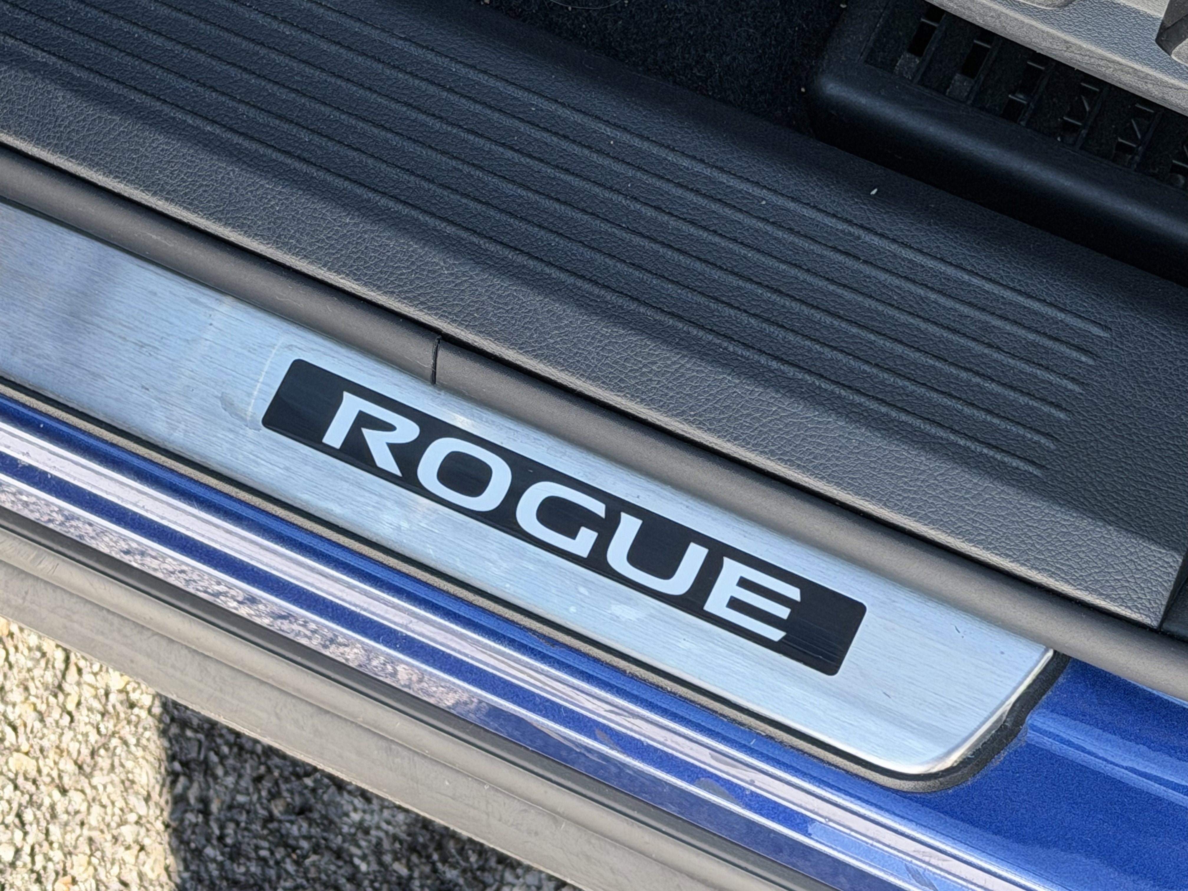 2022 Nissan Rogue SL