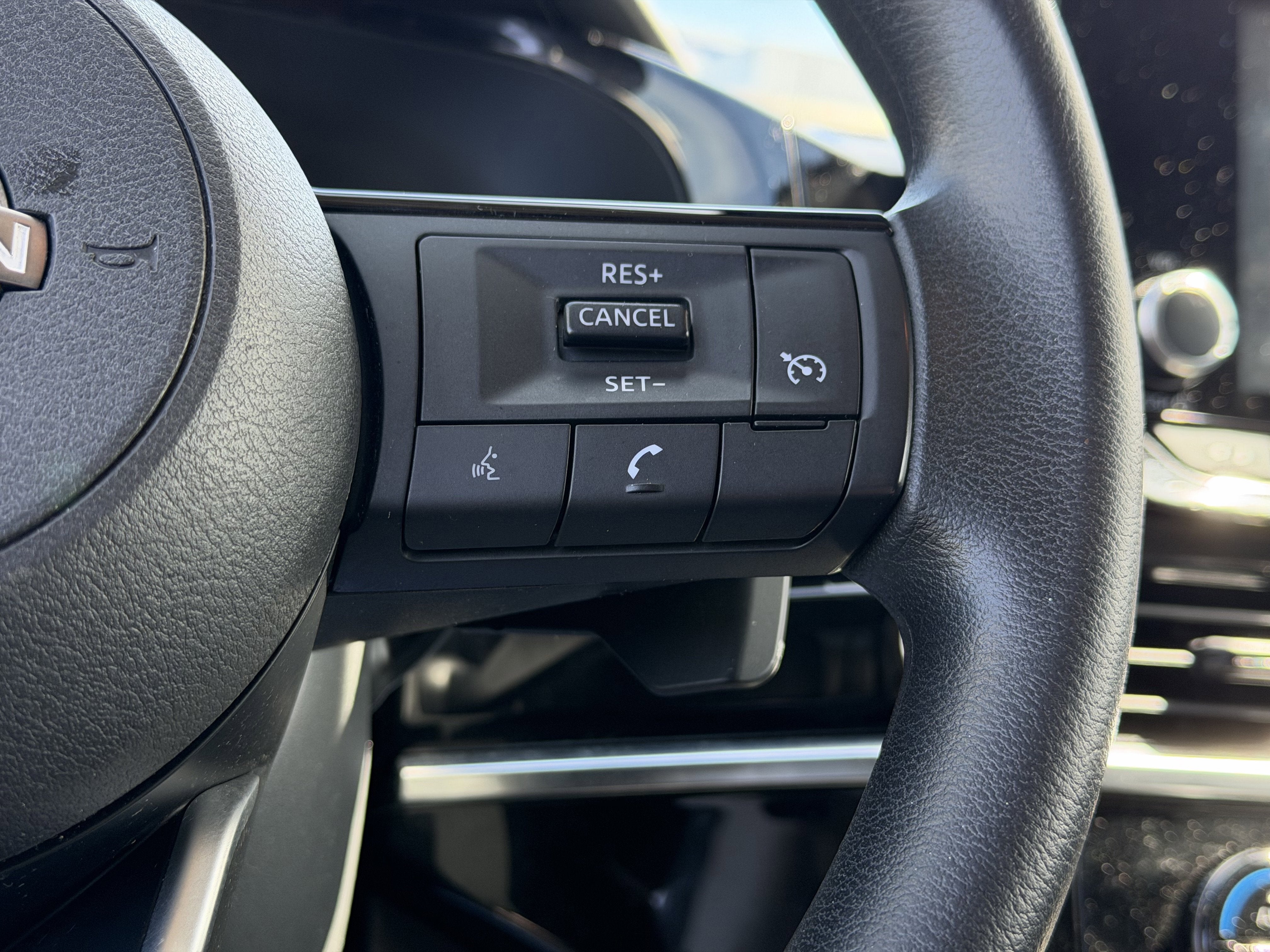2022 Nissan Pathfinder S