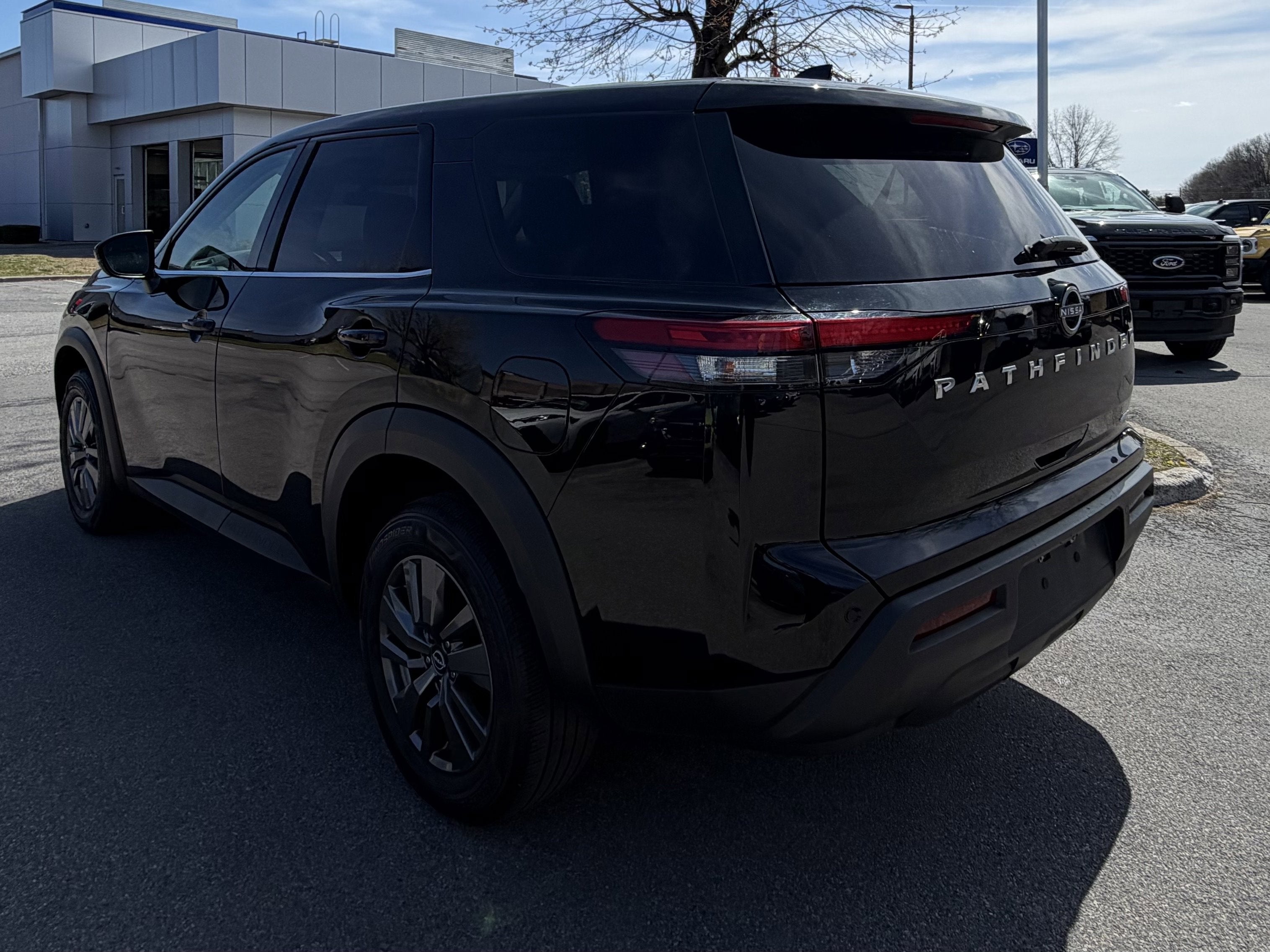 2022 Nissan Pathfinder S