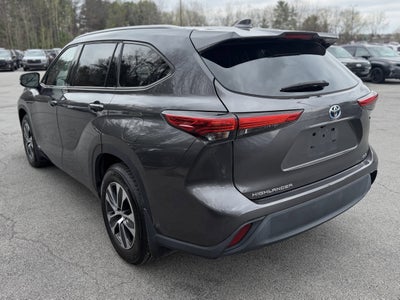 2022 Toyota Highlander Hybrid XLE