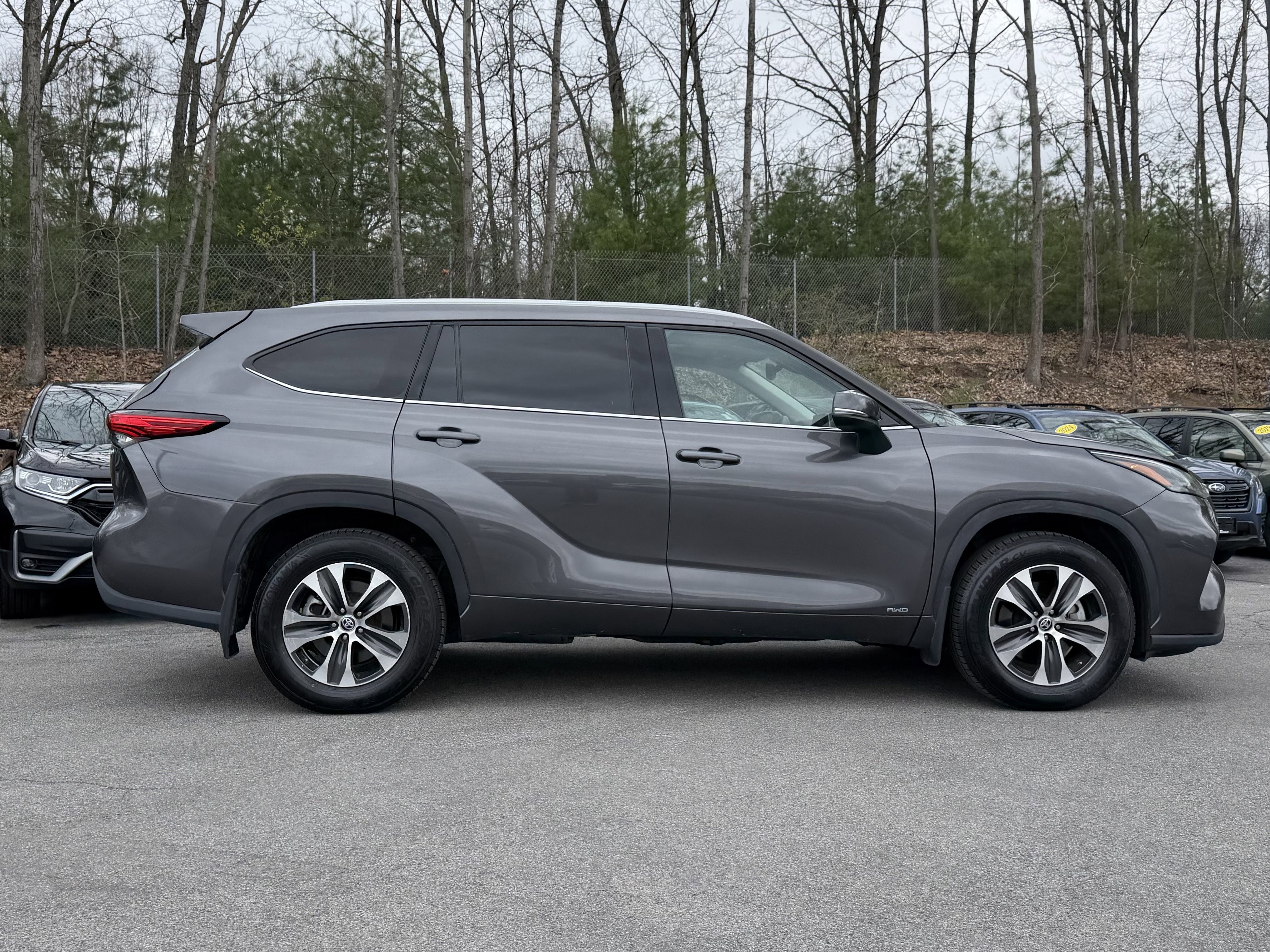 2022 Toyota Highlander Hybrid XLE