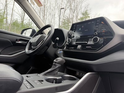 2022 Toyota Highlander Hybrid XLE