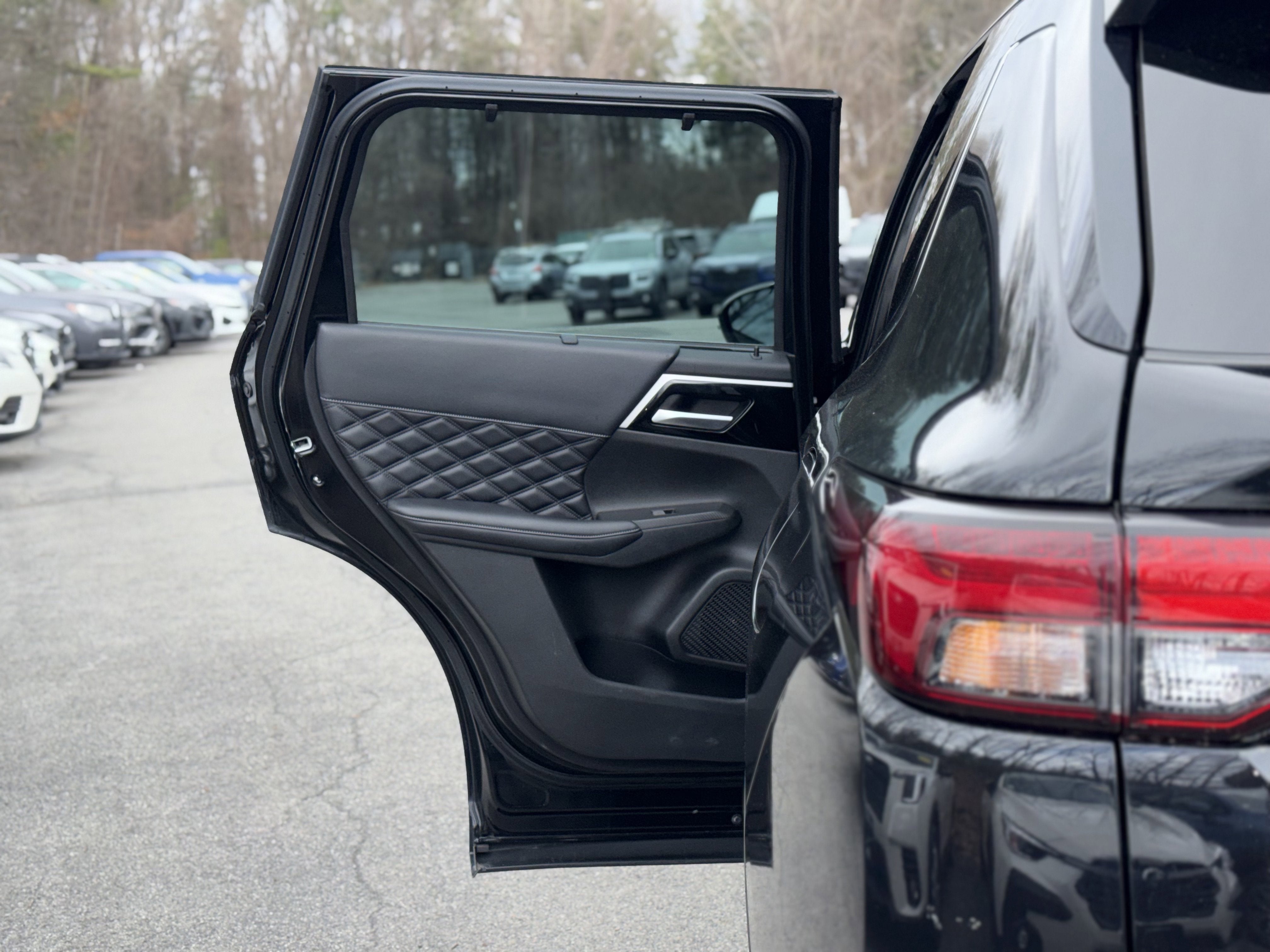 2023 Mitsubishi Outlander PHEV SEL