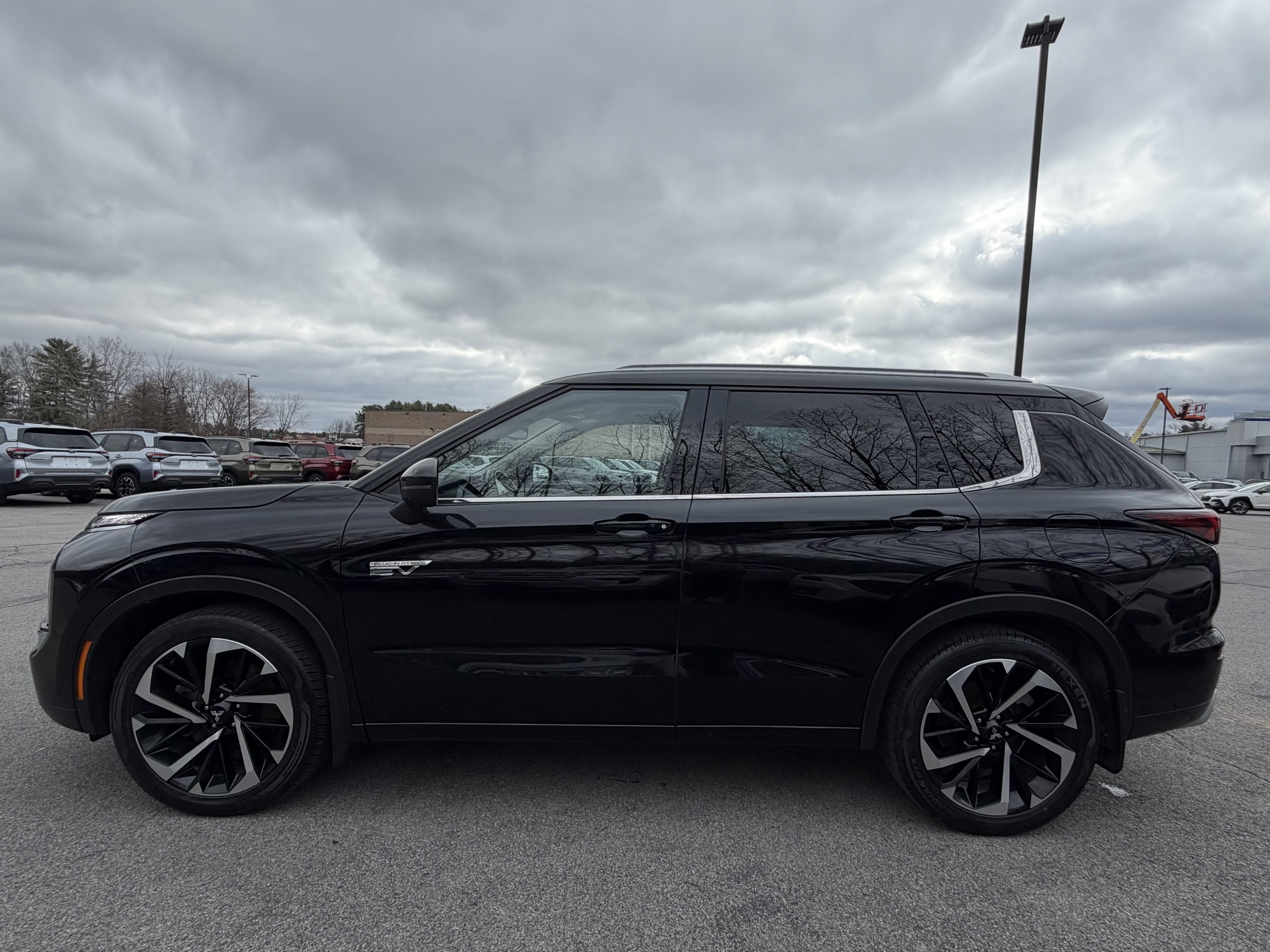 2023 Mitsubishi Outlander PHEV SEL