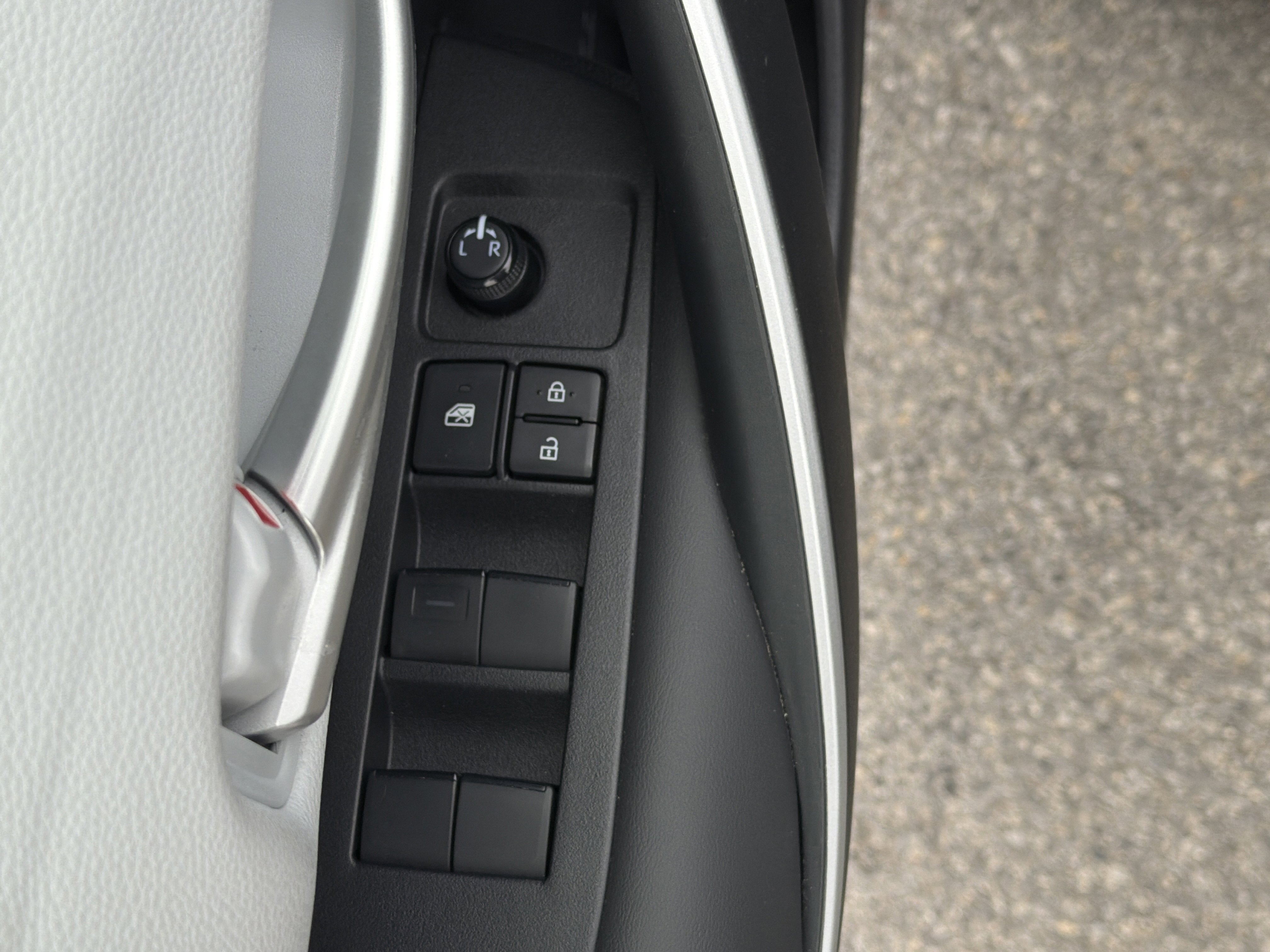 2025 Toyota Corolla Hybrid SE