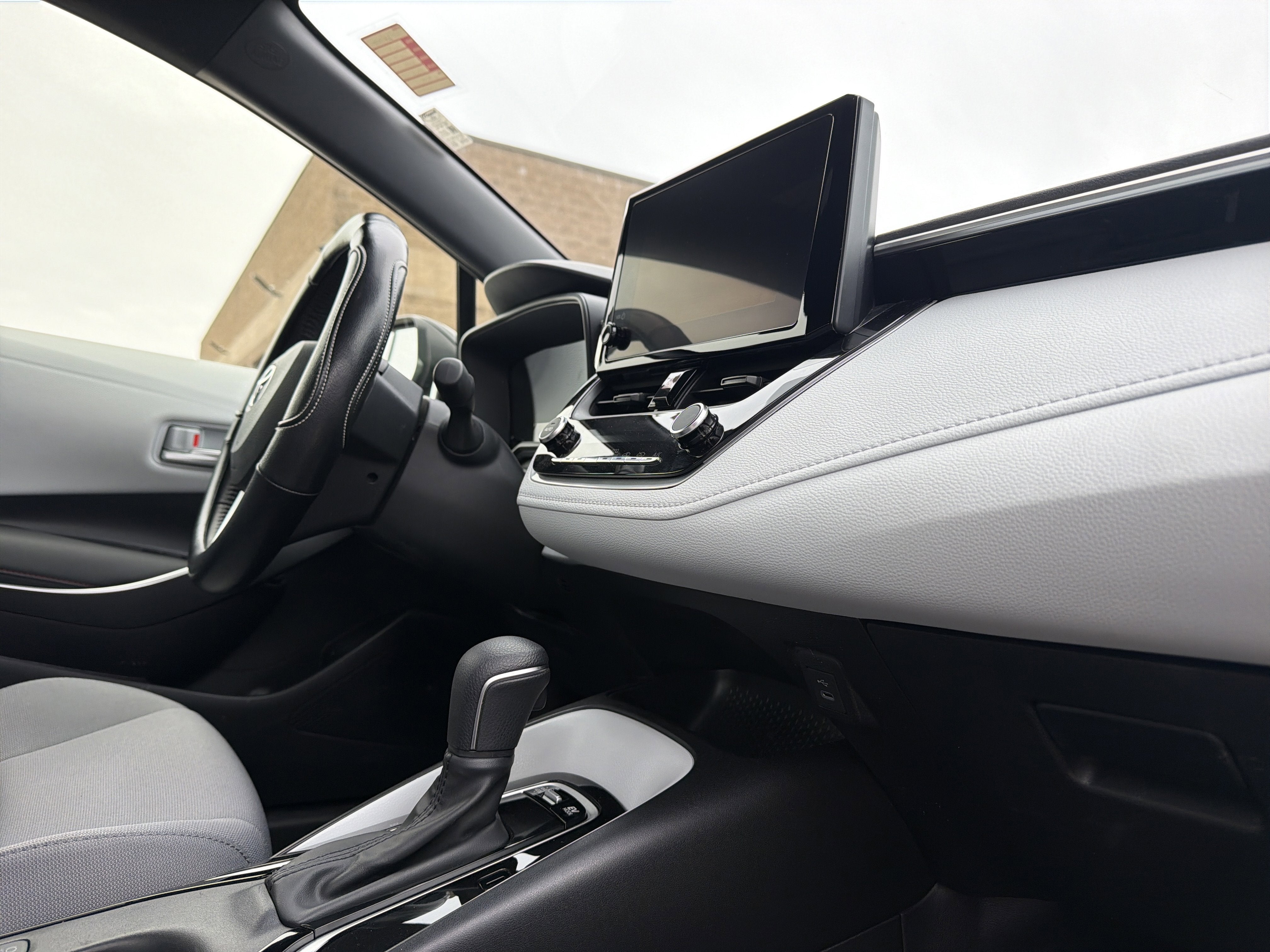 2025 Toyota Corolla Hybrid SE