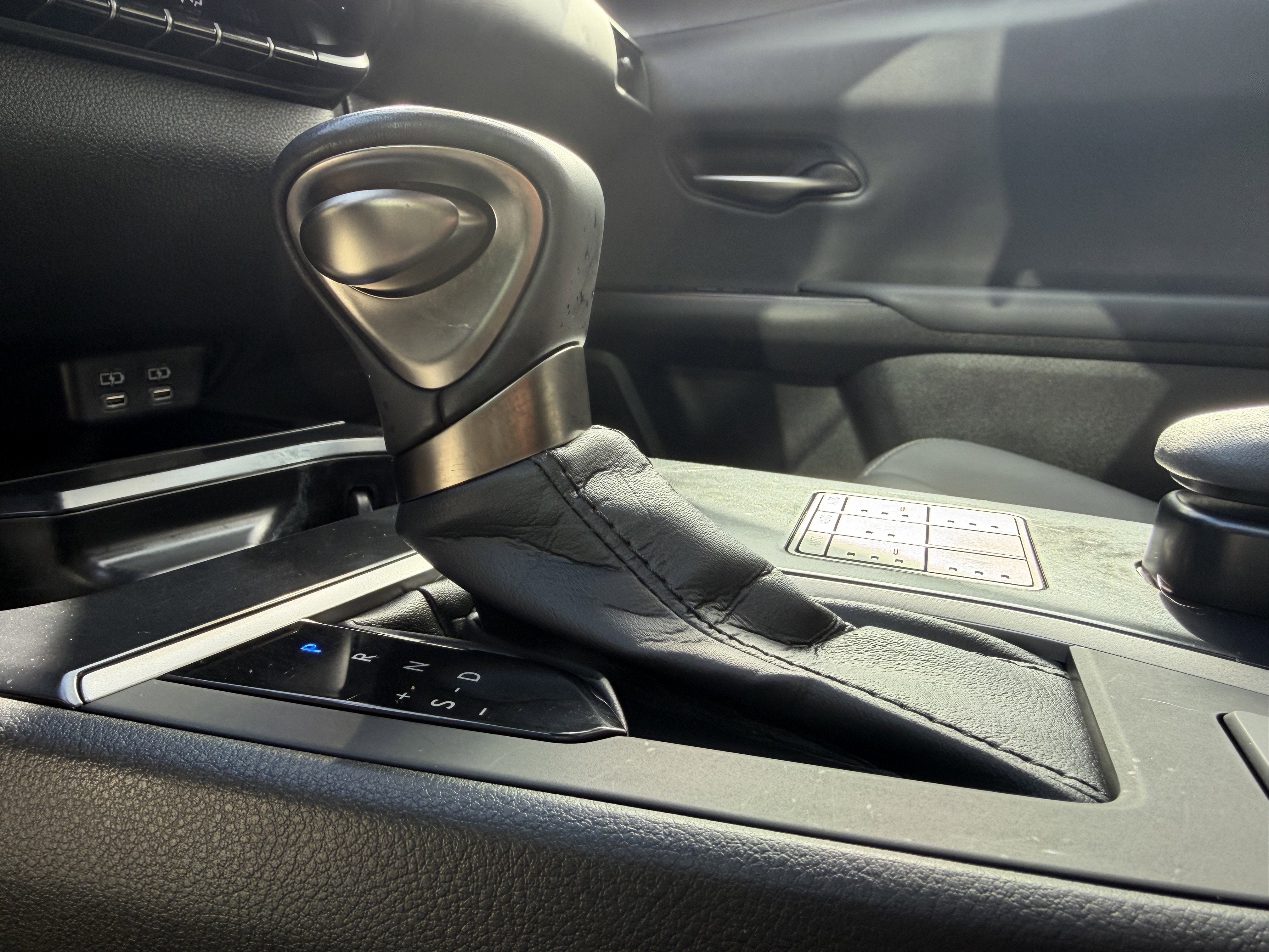 2023 Lexus UX 250h UX 250h F SPORT Design