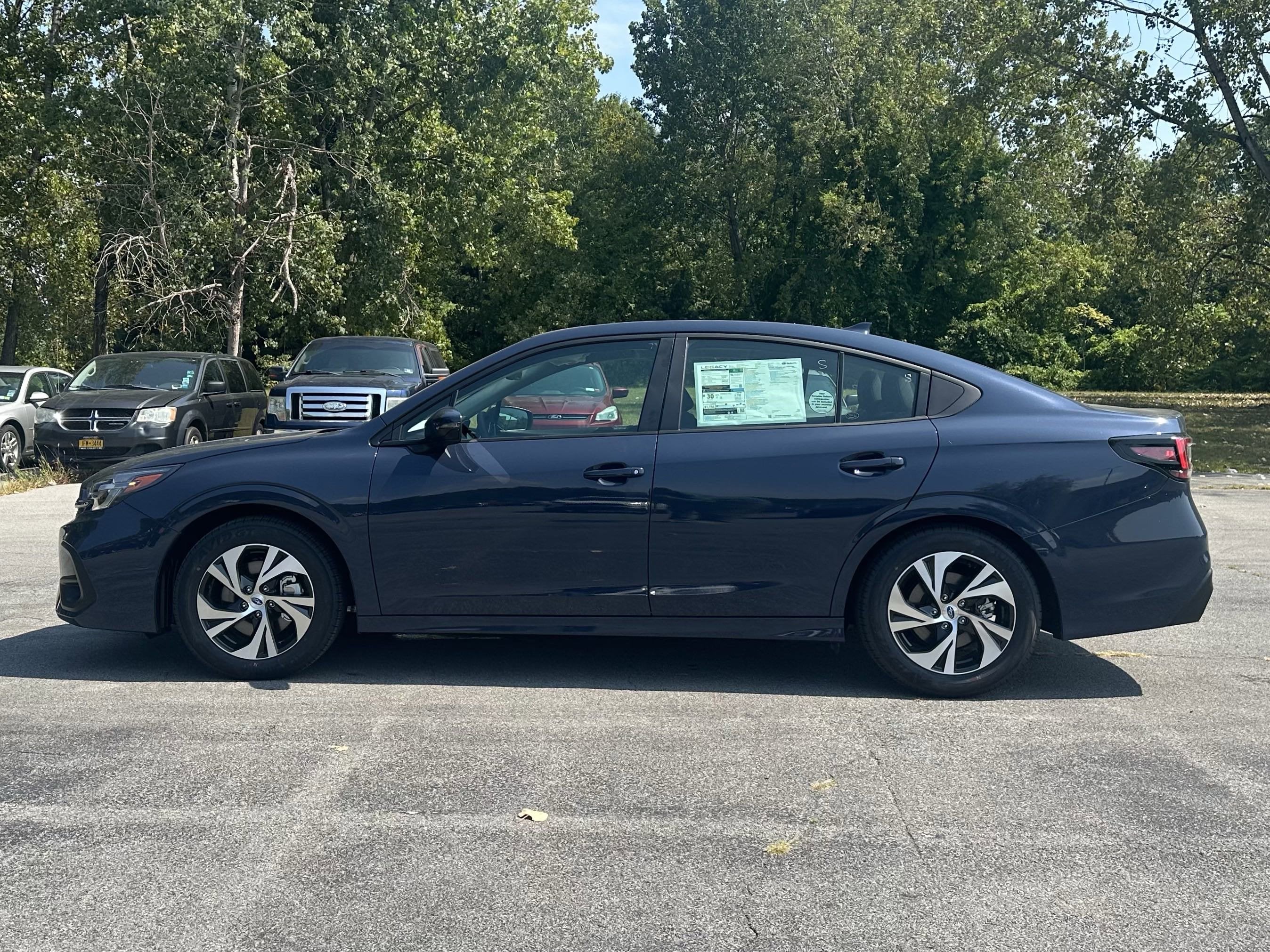 2025 Subaru LEGACY Premium