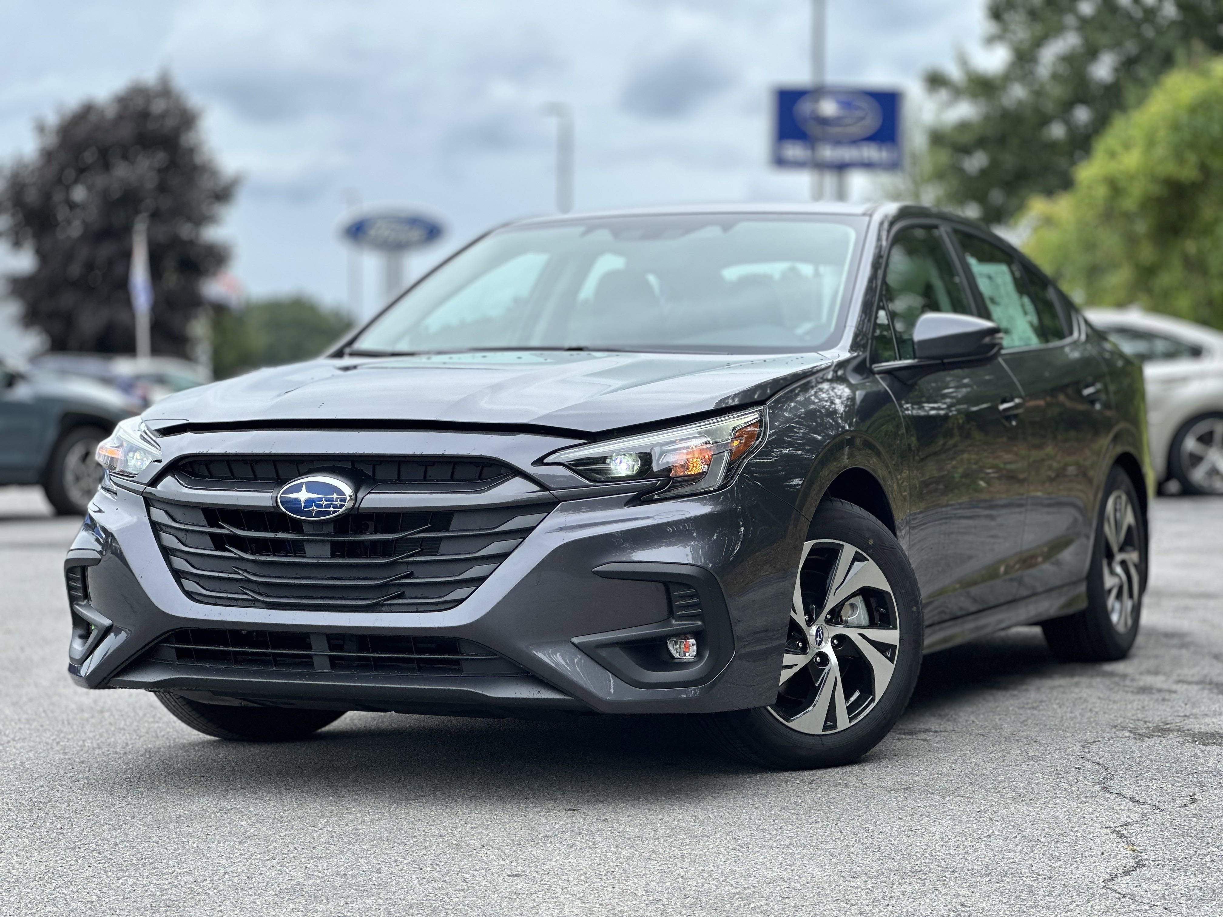 2025 Subaru LEGACY Premium