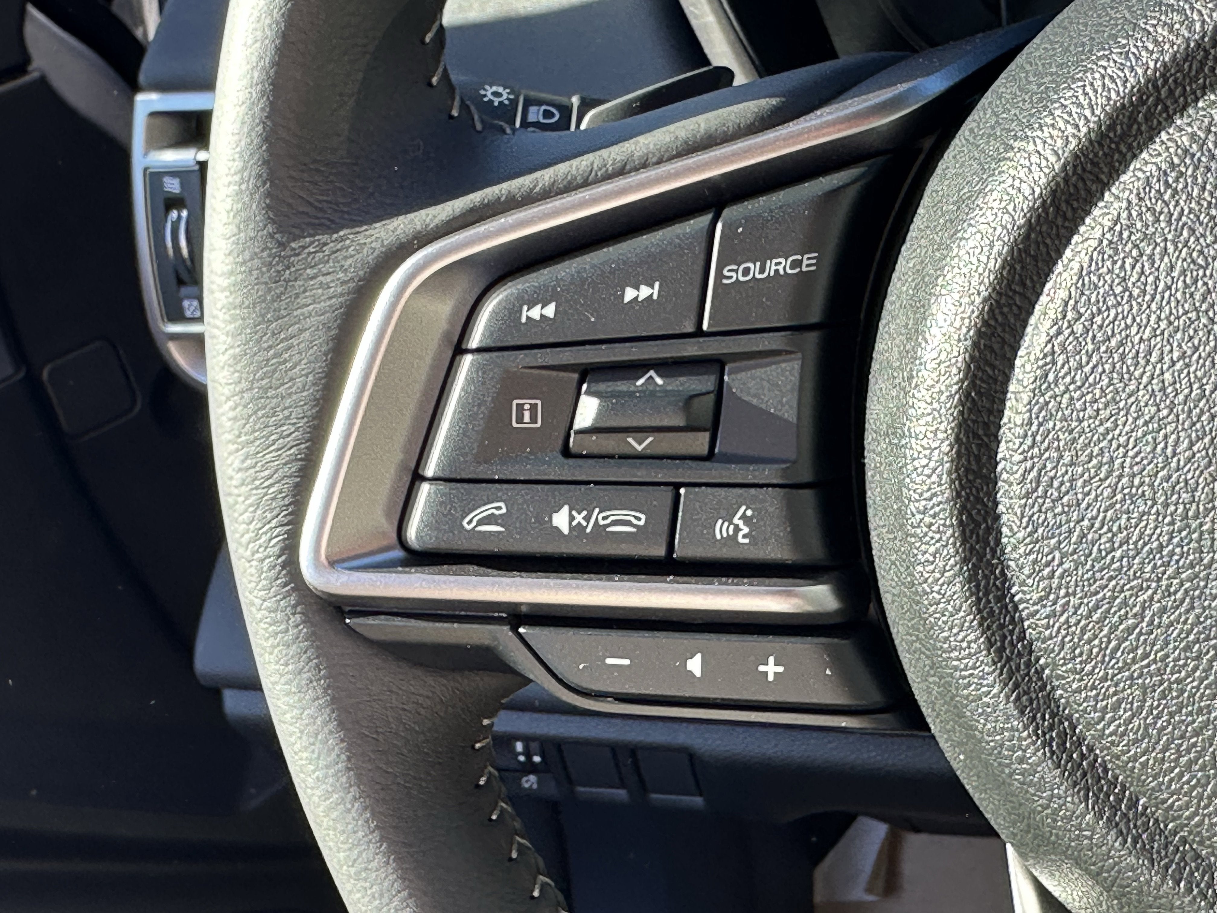 2025 Subaru LEGACY Limited