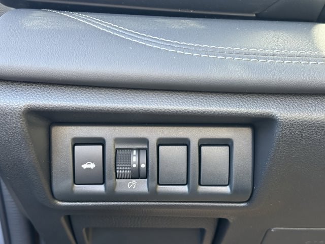 2025 Subaru LEGACY Limited