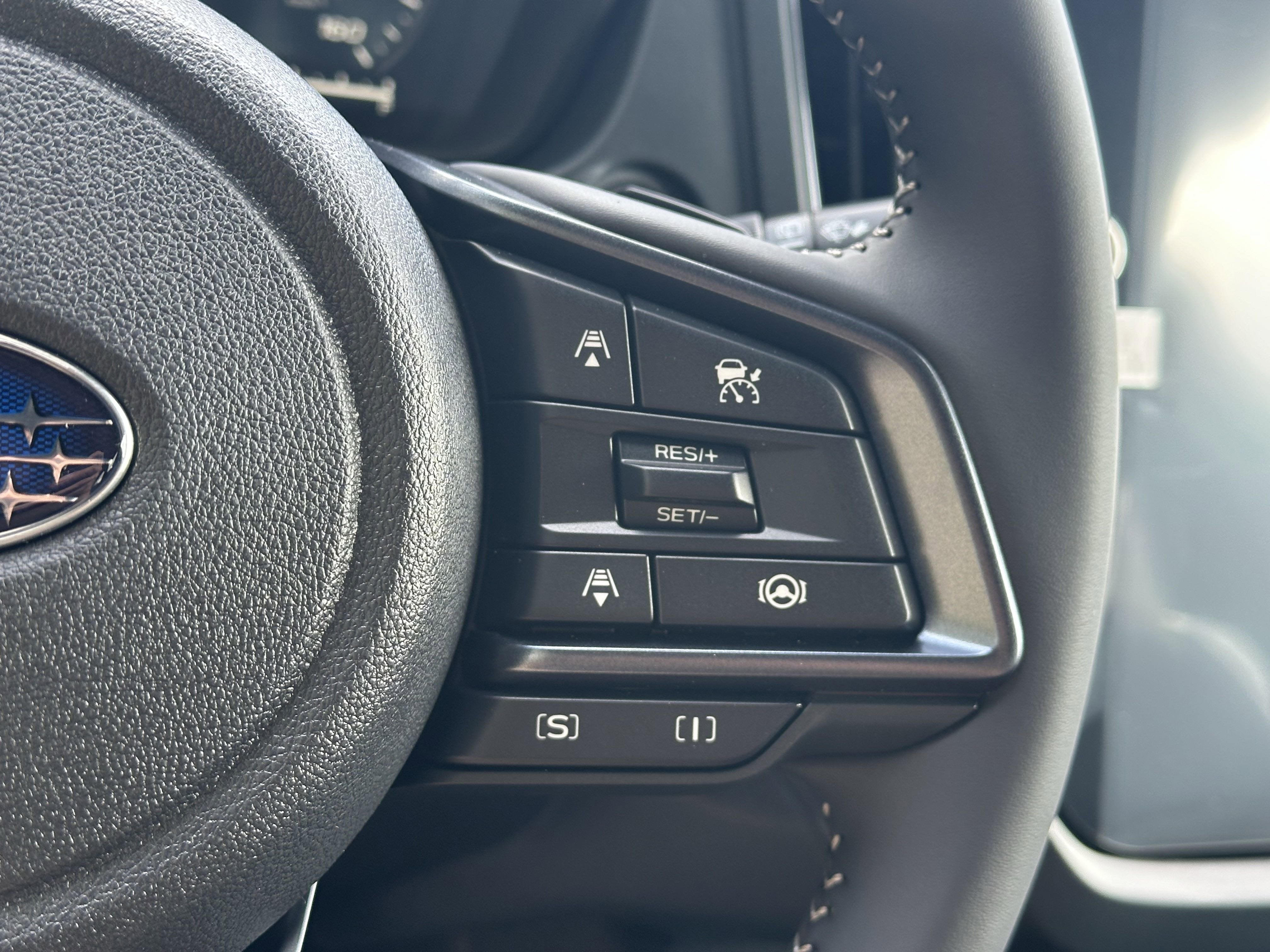 2025 Subaru FORESTER Limited Hybrid