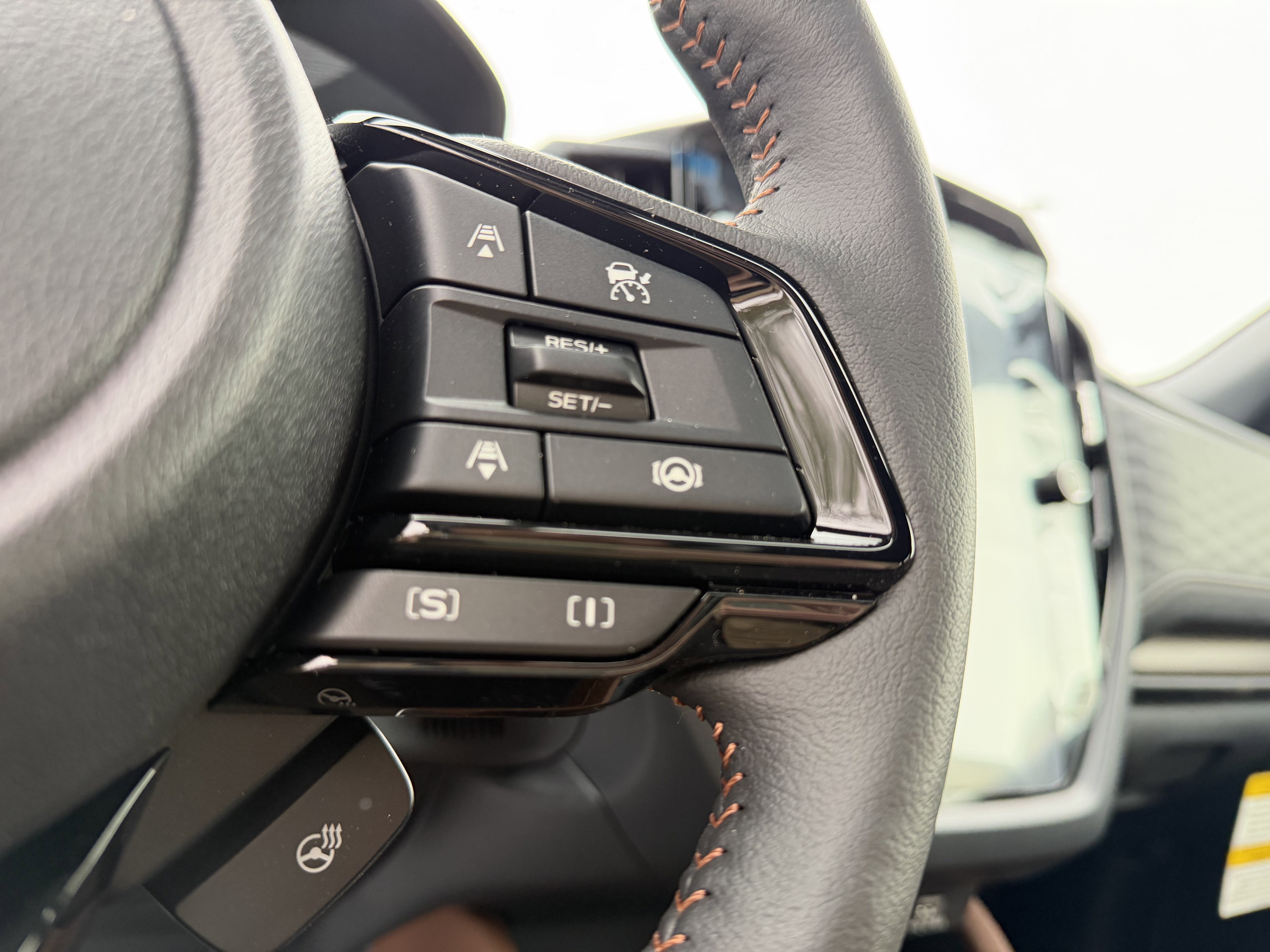 2025 Subaru FORESTER Touring Hybrid