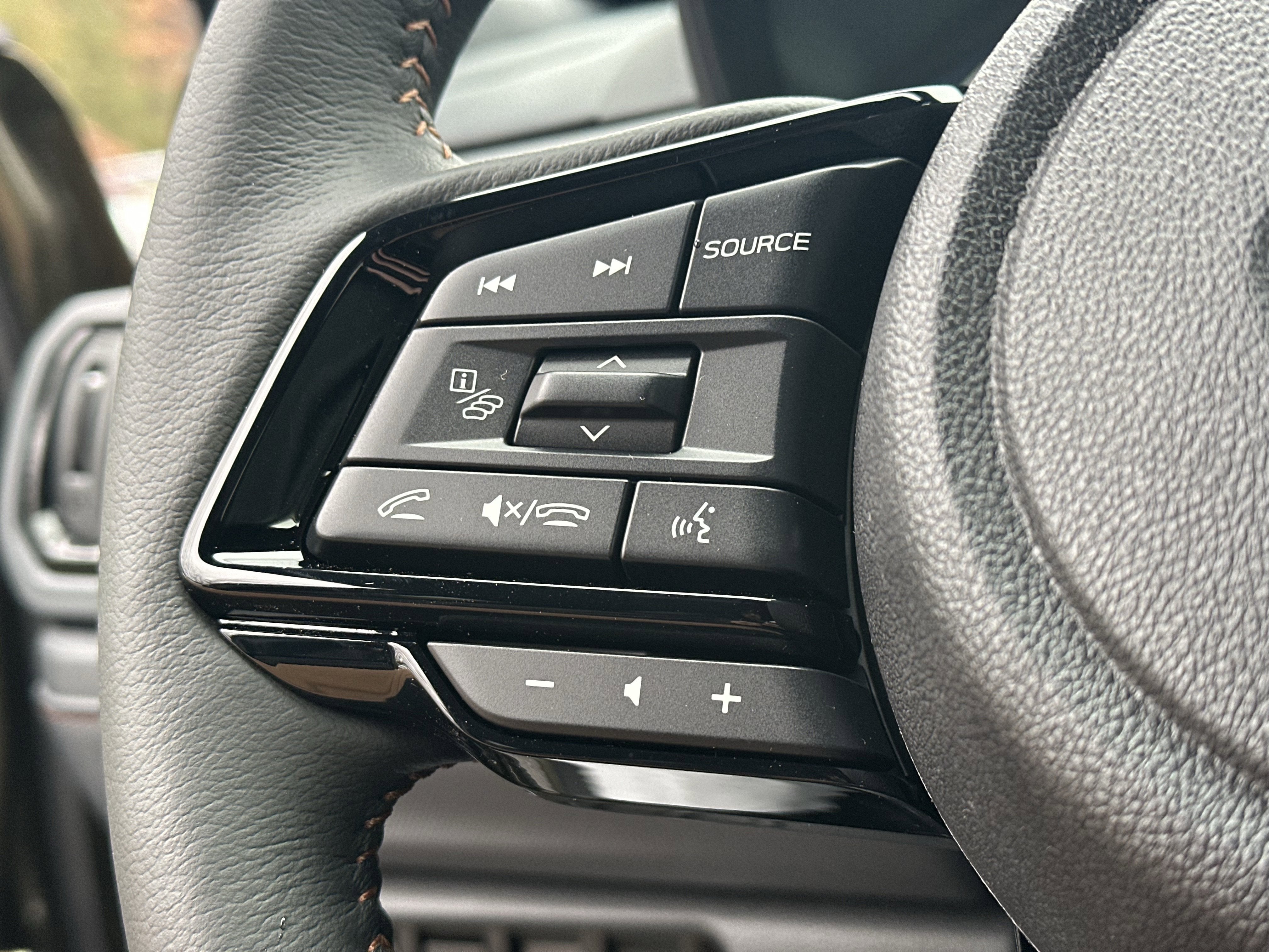 2025 Subaru FORESTER Touring Hybrid