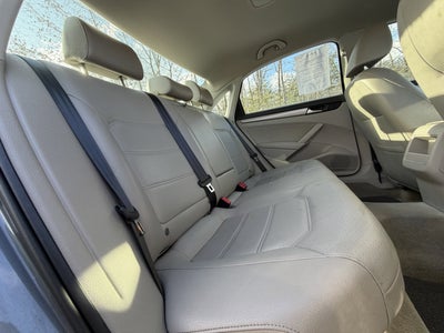 2015 Volkswagen Passat 1.8T Limited Edition