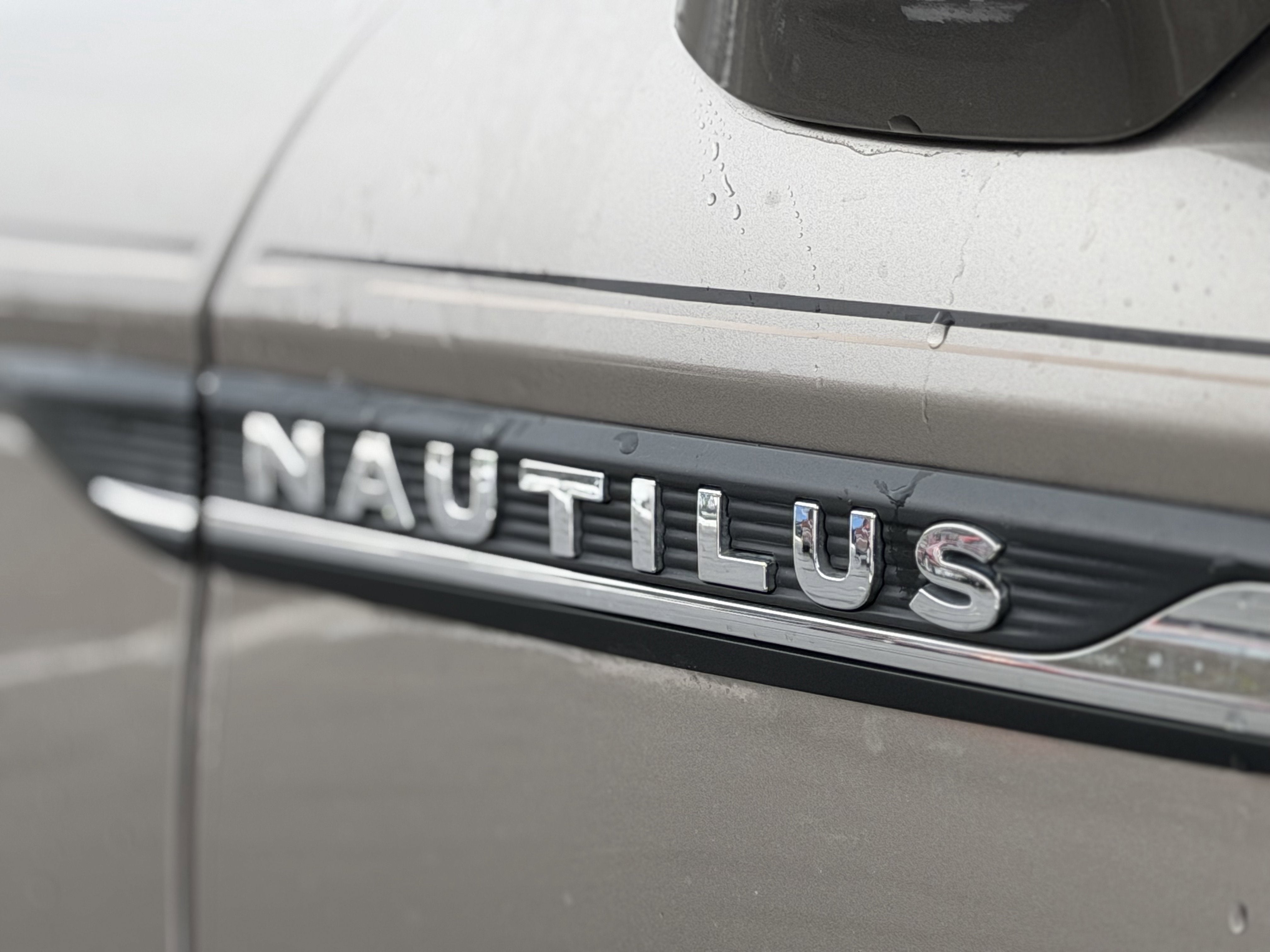 2020 Lincoln Nautilus Reserve