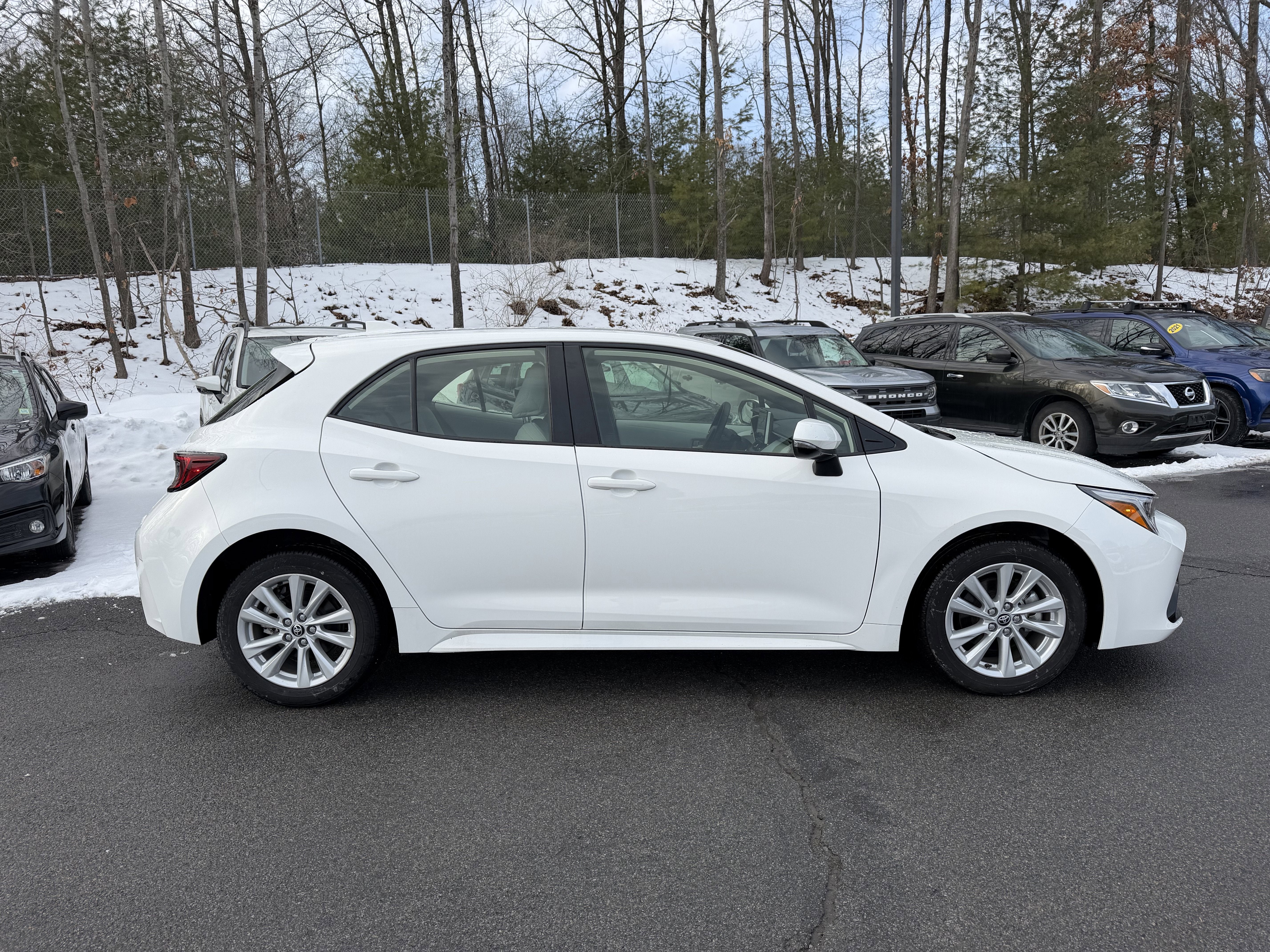 2025 Toyota Corolla Hatchback SE