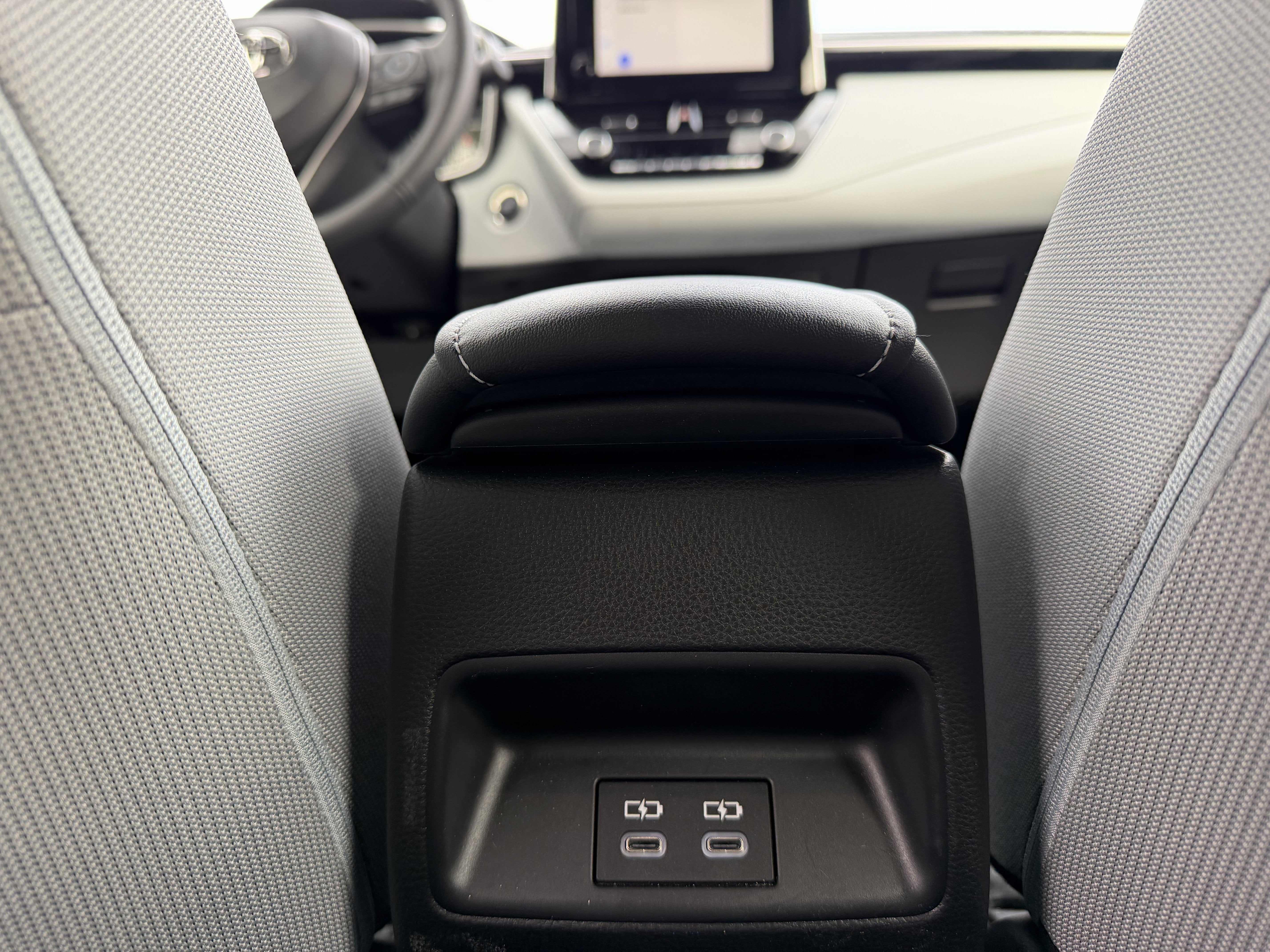 2025 Toyota Corolla Hatchback SE