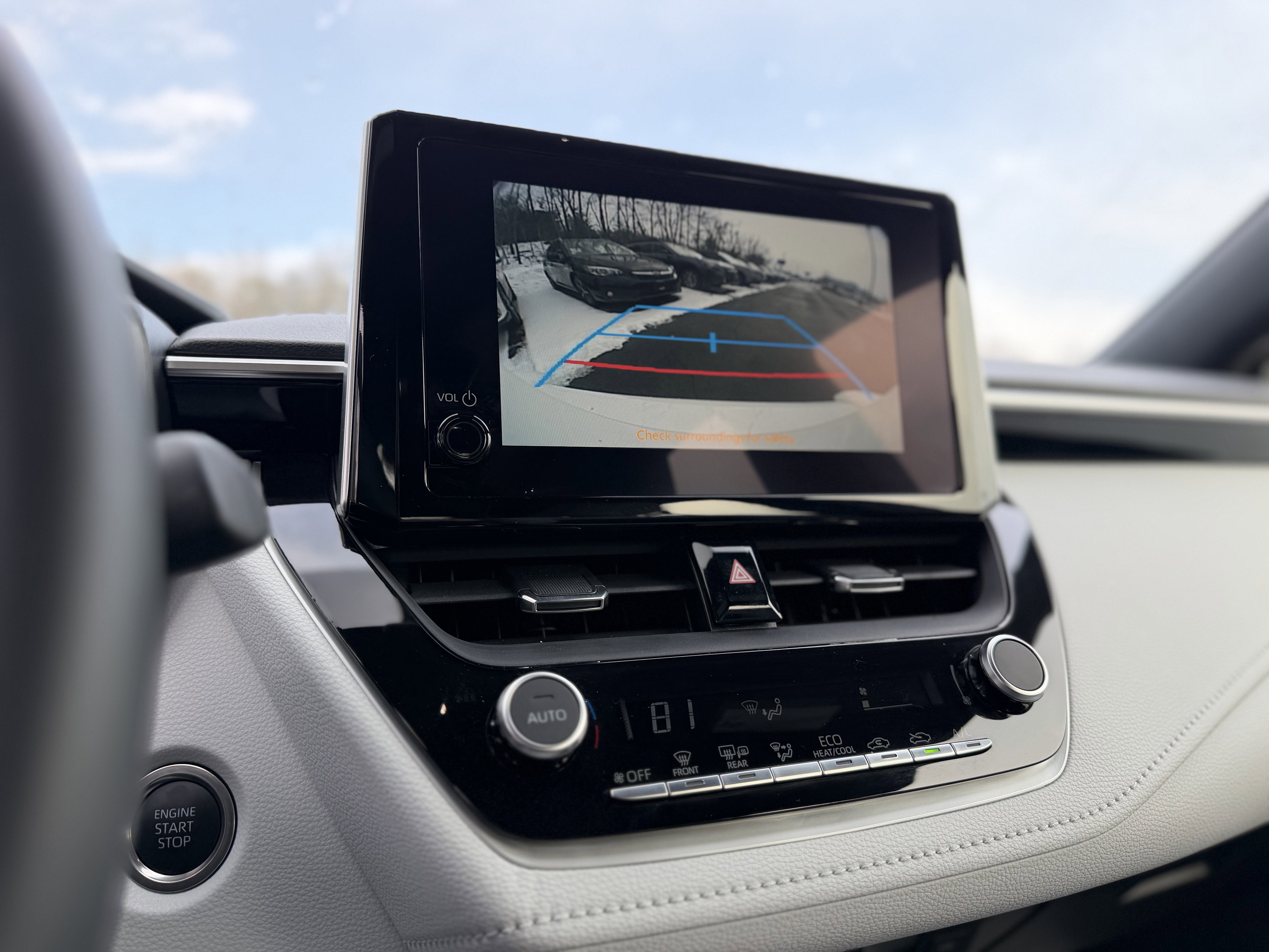 2025 Toyota Corolla Hatchback SE