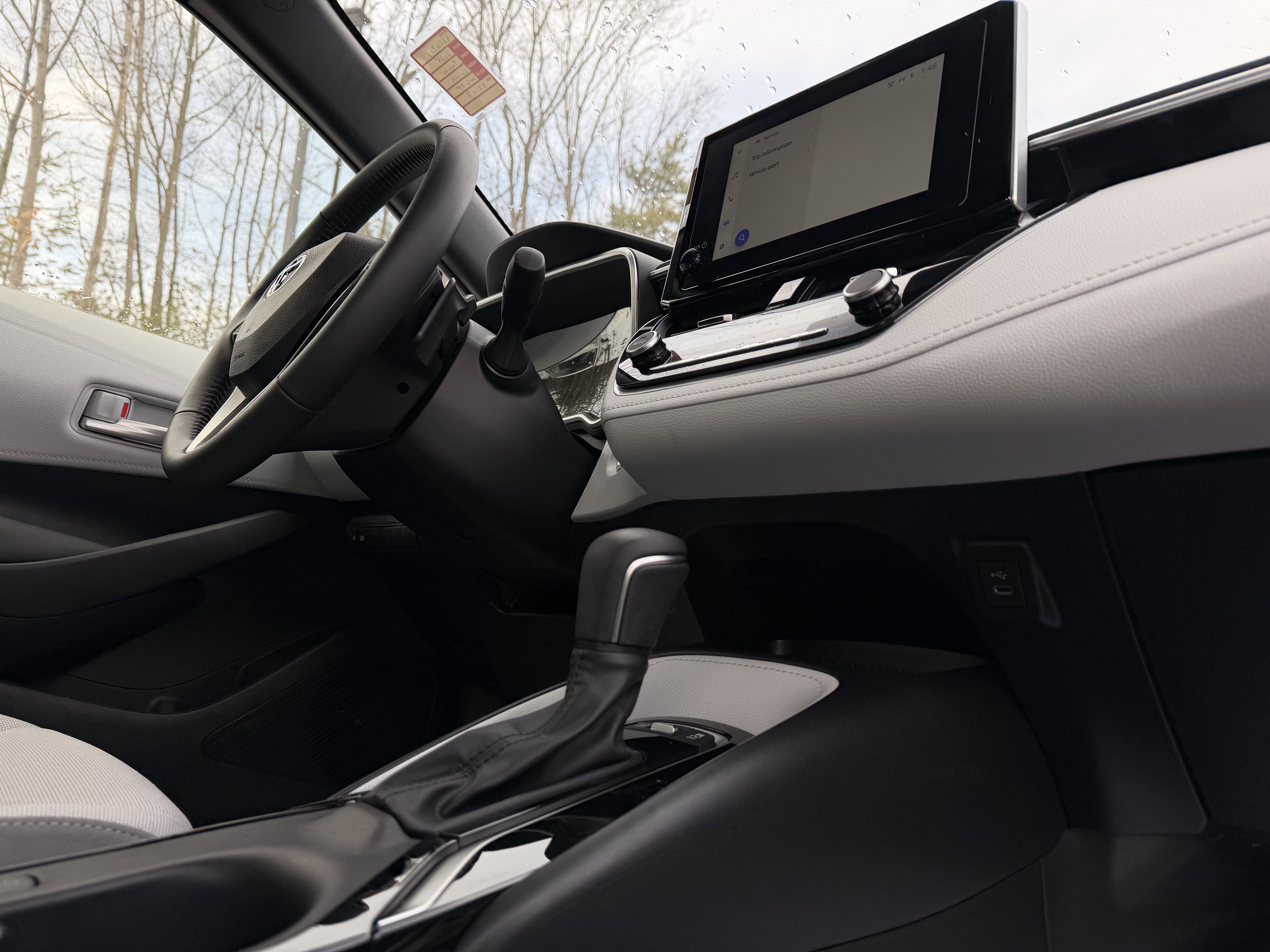 2025 Toyota Corolla Hatchback SE