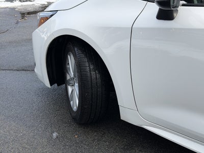 2025 Toyota Corolla Hatchback SE