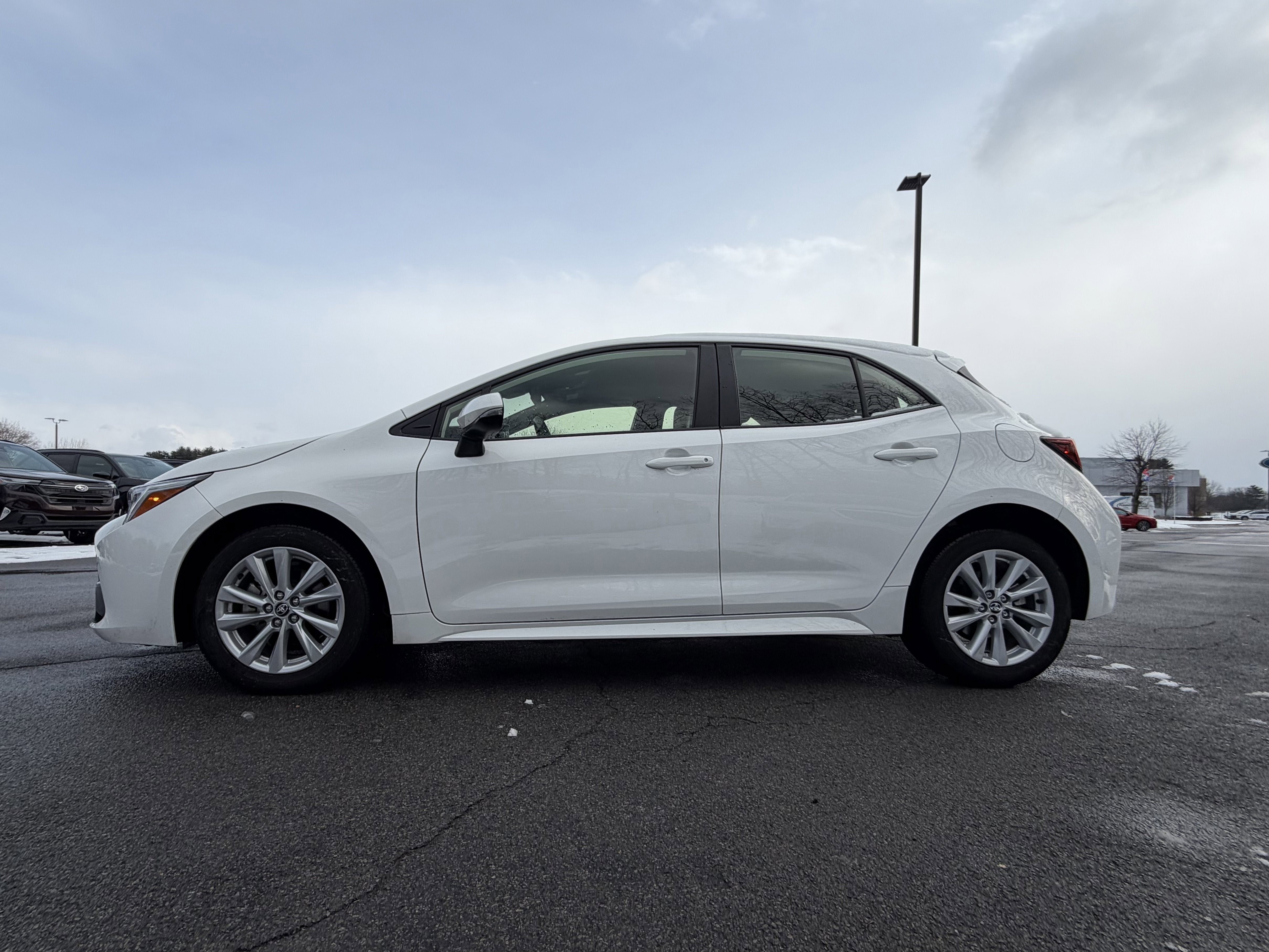 2025 Toyota Corolla Hatchback SE