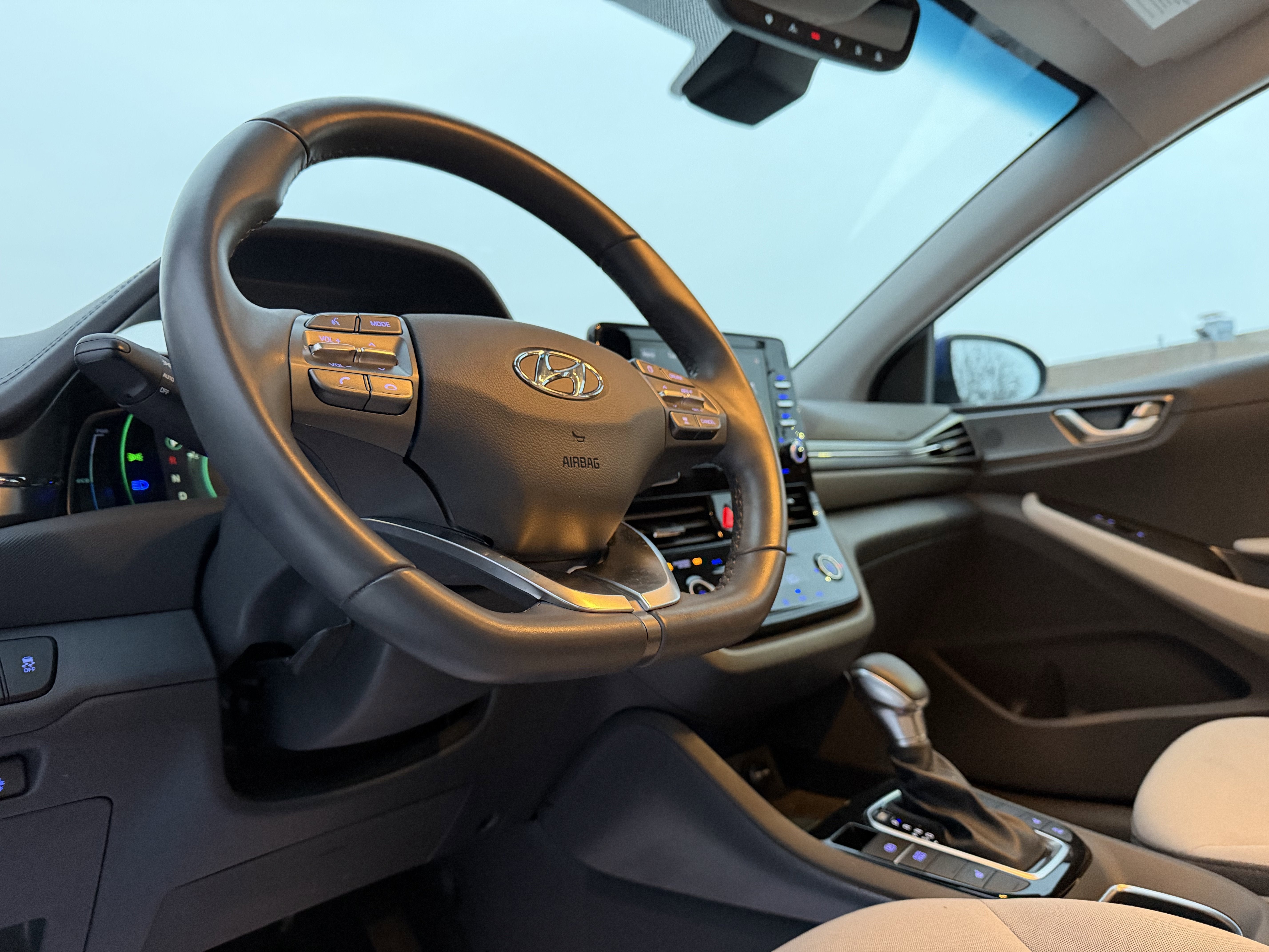 2022 Hyundai Ioniq Plug-In Hybrid SEL